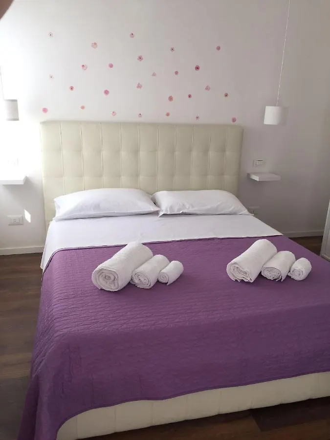 Roselyn Apartment Italy